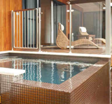 Chandeliers On Abbey - Lismore Accommodation 0