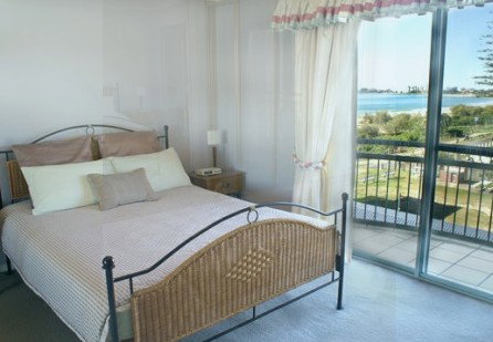 Golden Sea Apartments - Lismore Accommodation 3