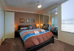 Burleigh Beach Tower - Lismore Accommodation 5