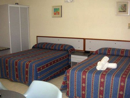 Cairns Holiday Lodge - Lismore Accommodation 1