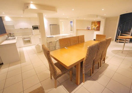 Coolum Caprice - Lismore Accommodation 4