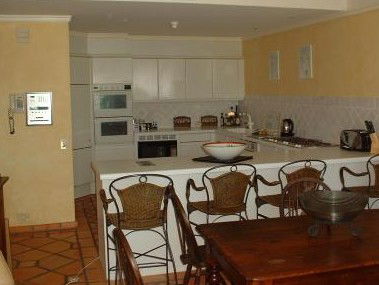 Sanctuary Cove Villas - Lismore Accommodation 5