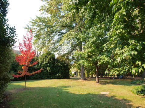 Bright Highland Valley Cottages - Lismore Accommodation 3