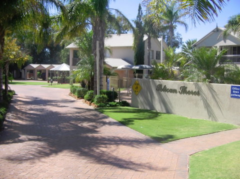 Pelican Shore Villas - Lismore Accommodation 0