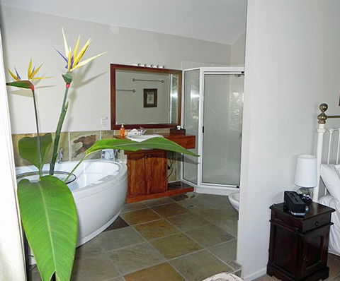 Airlie Waterfront Bed And Breakfast - Lismore Accommodation 0