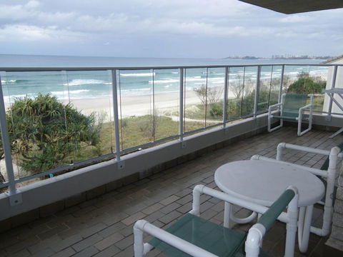 Pacific Surf Absolute Beach Apartments - Lismore Accommodation 8