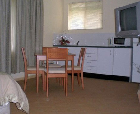 Neds Bed Horse O Tel - Lismore Accommodation 3
