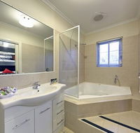 Comfort Inn And Suites Georgian Albury - Lismore Accommodation