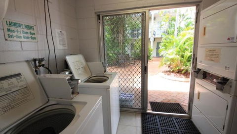 Coconut Grove Holiday Apartments - Lismore Accommodation 3