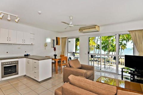Agincourt Beachfront Apartments - Lismore Accommodation 7