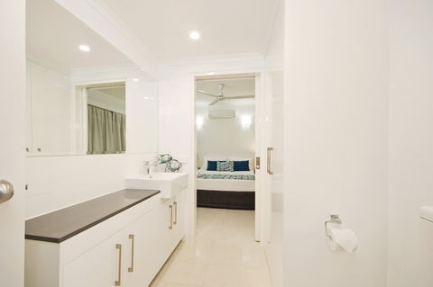 Marlin Waters Beachfront Apartments - Lismore Accommodation 6