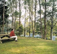 Tullah Lakeside Chalet - Lismore Accommodation