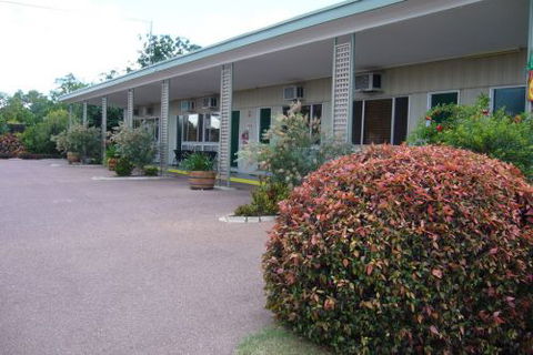 Barcaldine Motel & Villas - Lismore Accommodation 3