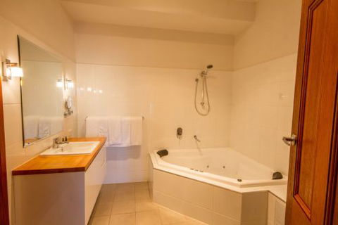 JV Jones Pty Ltd - Lismore Accommodation 5