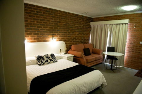 Cousins Motor Inn - Lismore Accommodation 0
