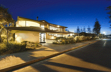 Beach Hotel Resort - Lismore Accommodation 1