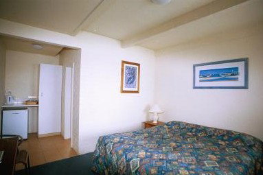 Beach House Mollymook - Lismore Accommodation 4
