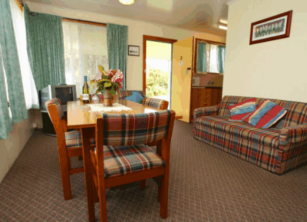 Sharonlee Strahan Villas - Lismore Accommodation 1