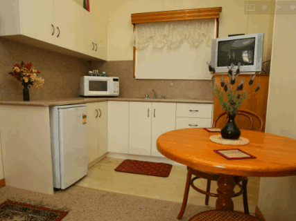 Sharonlee Strahan Villas - Lismore Accommodation 4