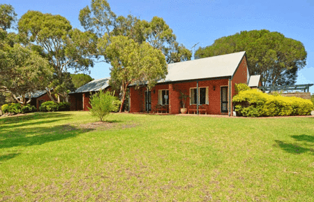 Currency Creek Winery - Lismore Accommodation