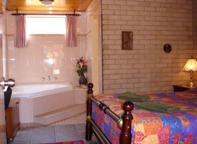 Lake Front Motel - Lismore Accommodation 4