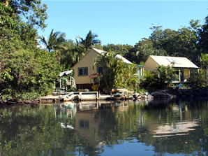 Tropic Oasis Holiday Villas - Lismore Accommodation 0