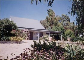 Brackley Cottage - Lismore Accommodation 0