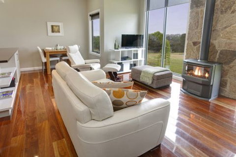 Stonetryst Spa Villas - Lismore Accommodation 1
