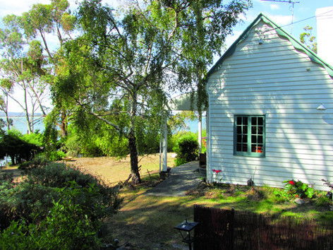 VARUNA - Lismore Accommodation 6