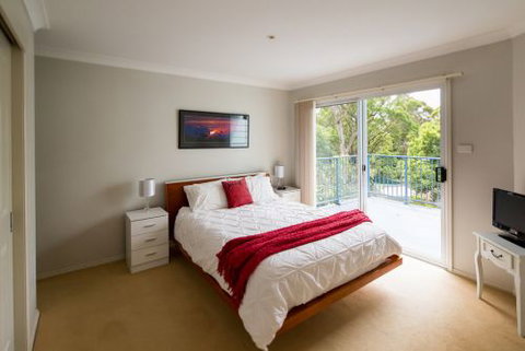 The Lake Limo - Lismore Accommodation 0