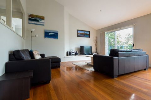 The Lake Limo - Lismore Accommodation 2
