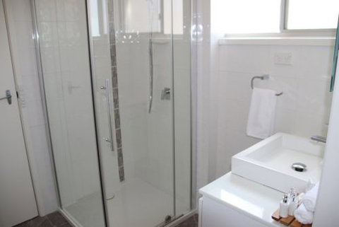 Donkey Tales Farm Cottages - Lismore Accommodation 5