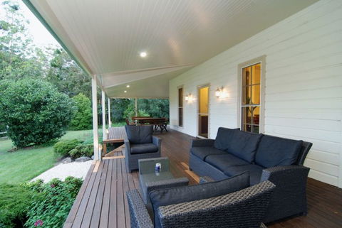 Fernridge Farm Cottage - Lismore Accommodation 3