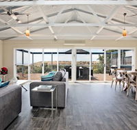 Coral Sands Luxury Beach House - Lismore Accommodation