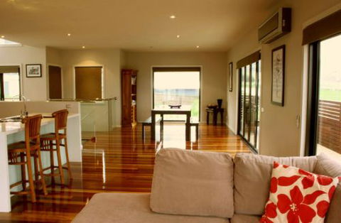 Otway Getaways - Lismore Accommodation 2