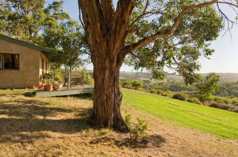 Otway Getaways - Lismore Accommodation 7