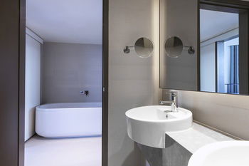 Hyatt Regency Sydney - Lismore Accommodation 13