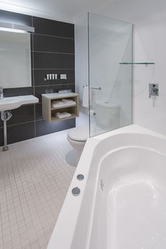 Best Western Plus Apollo International Hotel - Lismore Accommodation 1