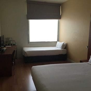 Ramada Encore Dandenong - Lismore Accommodation 13