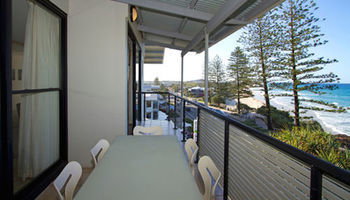 Beach Retreat Coolum - Lismore Accommodation 1