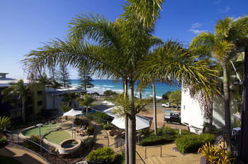 Beach Retreat Coolum - Lismore Accommodation 9