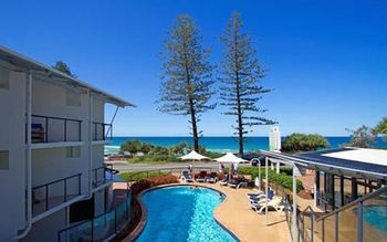 Beach Retreat Coolum - Lismore Accommodation 16