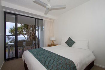 Beach Retreat Coolum - Lismore Accommodation 19