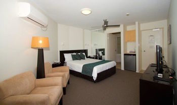 Beach Retreat Coolum - Lismore Accommodation 25
