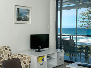Beach Retreat Coolum - Lismore Accommodation 35