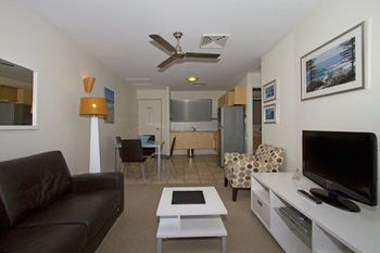 Beach Retreat Coolum - Lismore Accommodation 41