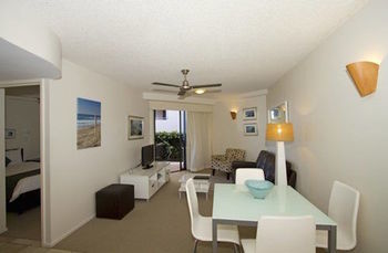 Beach Retreat Coolum - Lismore Accommodation 45