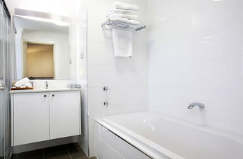 Harrigan's Irish Pub & Accommodation - Lismore Accommodation 4