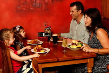 Harrigan's Irish Pub & Accommodation - Lismore Accommodation 11
