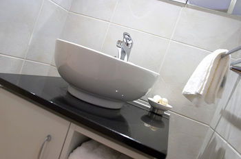 L'Auberge Noosa - Lismore Accommodation 1